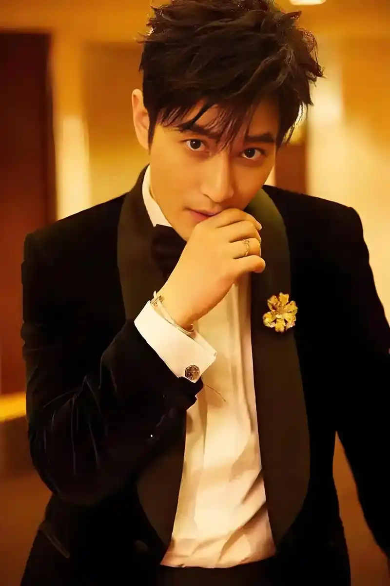 黄晓明叶珂恋情引爆热搜!杨颖,李菲儿竟成最大赢家?