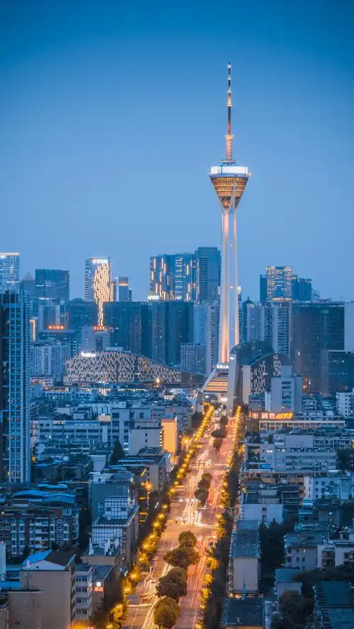 成都跑了两个夜景,前四张是339电视台,那天是雾霾天,天空并不是很通透