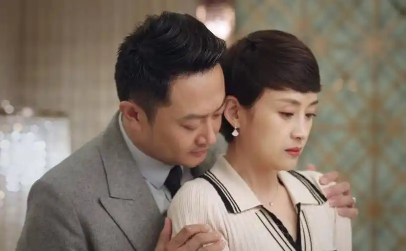 底线:坚决"弃夫又弃女"的唐薇,她,做得对_汤唯_孩子_母亲