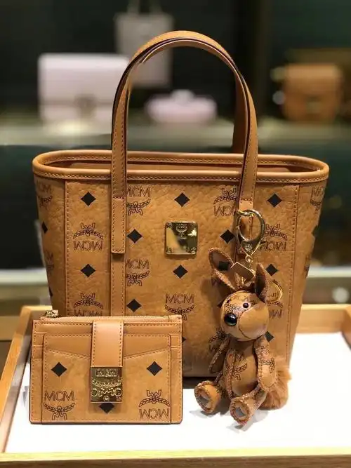 mcm  #出街最爱的包包  #mcm菜篮子  #菜篮子  #mcm经典必入包款
