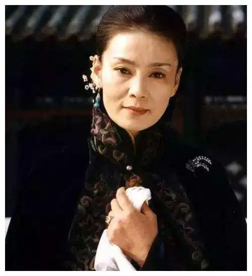 皈依佛门的潘虹她到底经历了什么令影迷们如此痛心