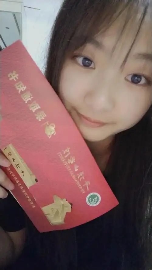 你好平顶山学院新同学来摆个pose吧