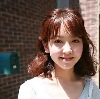 国字脸的女生适合什么发型图片_国字脸女孩适合什么发型?