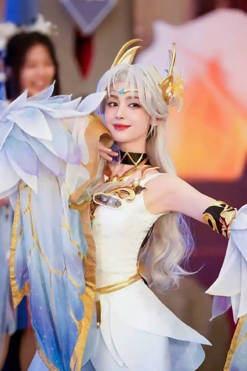 古力娜扎cos貂蝉,曼妙身姿美艳动人!