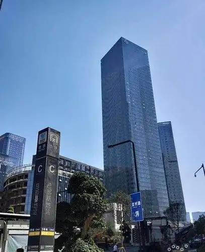 五象新区 《绿地中心》一楼临街现铺!低首付80万顶—广西南宁商铺门面