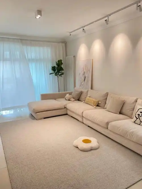 不吊顶的无主灯设计客厅显大的92密