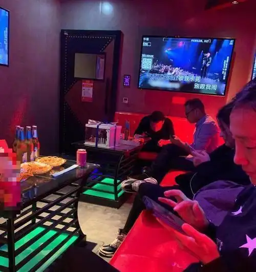 去ktv唱歌, 包间里面为何单独设立厕所! 多此一举还是另有目的!