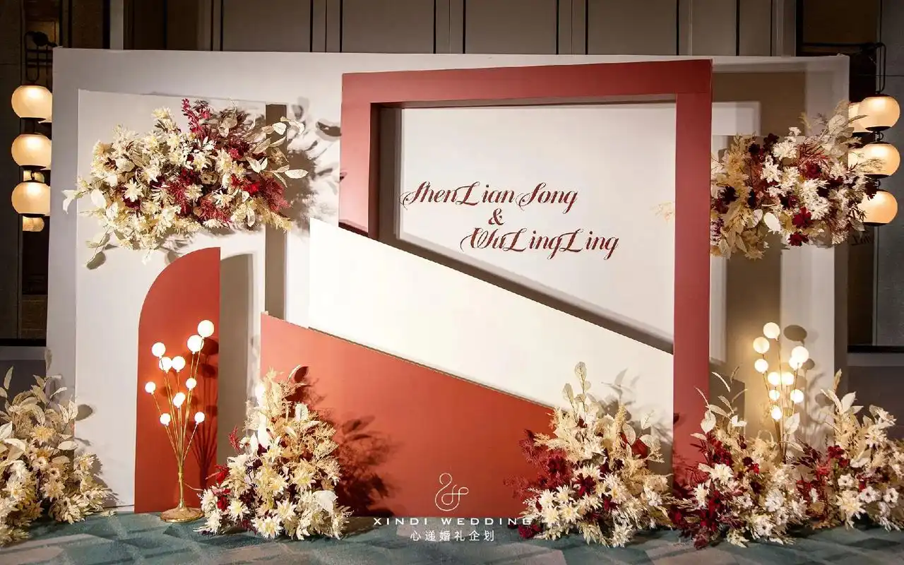 浪漫勃艮第红婚礼|厦门婚礼布置90.-突破传统红色采用法 - 抖音