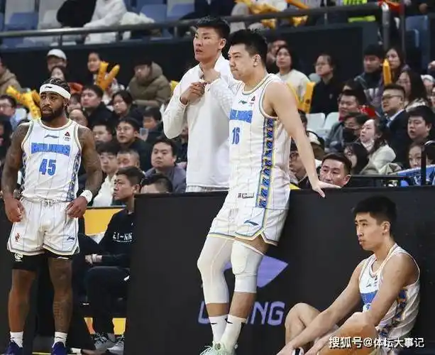 原创北京队季后赛12人名单曾凡博挑大梁2外援狂投三分晓川压阵