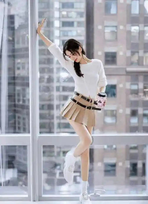 34岁杨颖挑战美式萌系穿搭,甜美可爱少女感十足!_时尚_白色_身材