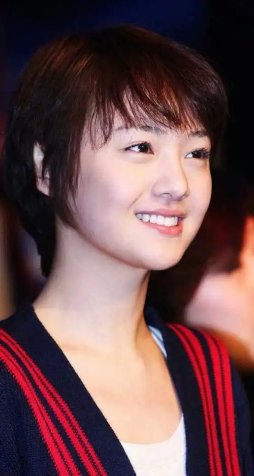 如何评价郑爽整容之后的五官