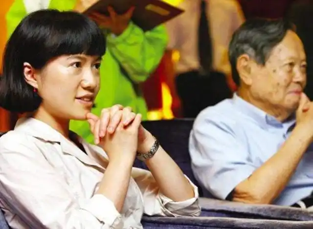 杨振宁妻子翁帆个人资料