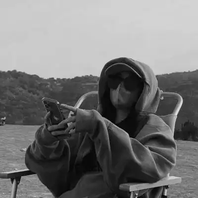 黑白个性头像女生气质高冷