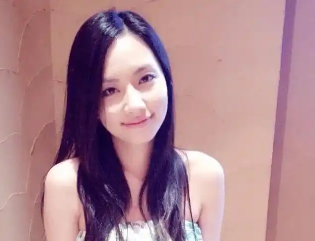 出道即巅峰的她,却因身陷"八卦"失声3年,今凭《大风吹》翻红_刘惜君