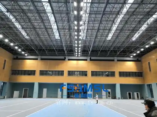 防眩球场灯 网球馆照明灯具 体育照明设计方案 灯光设计示例图8