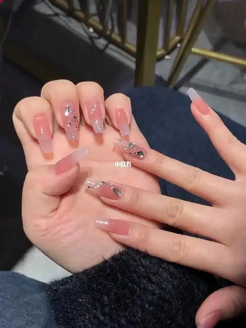 小红书爆款美甲  #适合春天的美甲  #晕染美甲