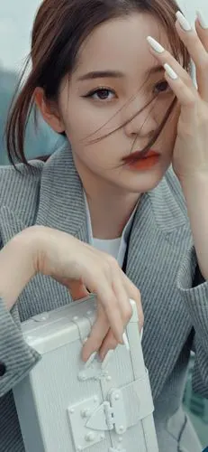 欧阳娜娜西装气质高清手机壁纸_明星_手机壁纸下载_美桌网