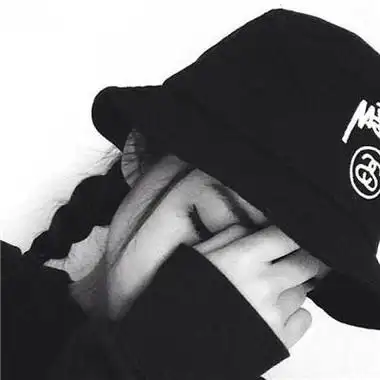 女生沮丧图片黑白色头像 彻底死心封心弃爱的女人