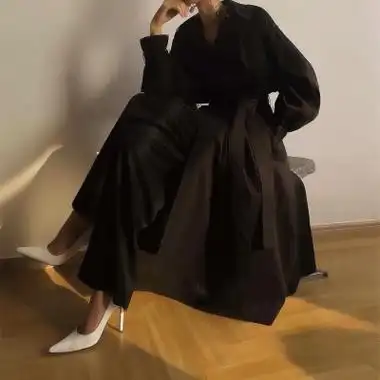 气质女生半身头像