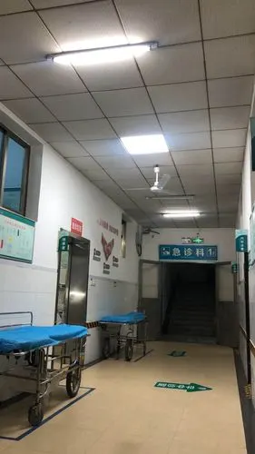 进医院了,真相来了!也没放假消息,我有病会拿人.