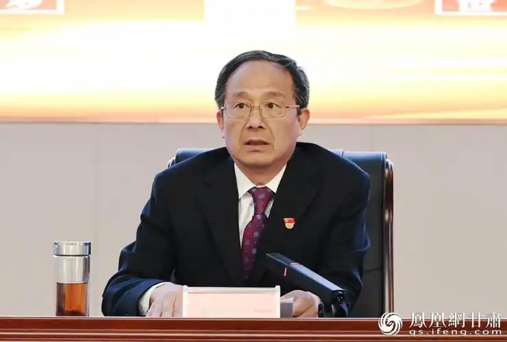 兰州市委常委,兰州新区党工委书记杨建忠出席大会并讲话 唐学仁 摄