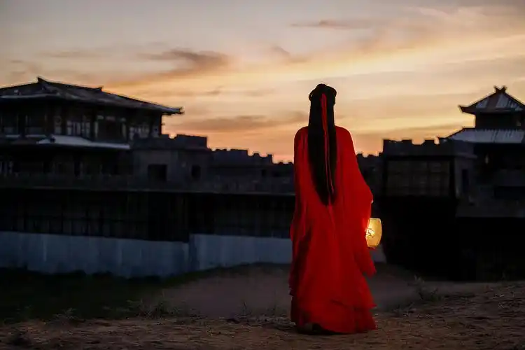 王楚然红衣古装艳色图片