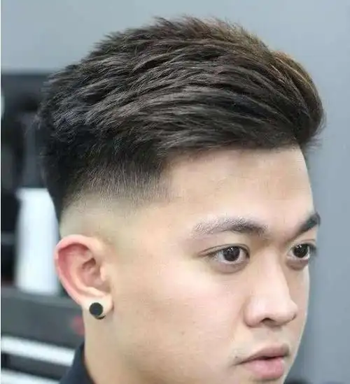 七月发型推荐,两侧铲能增高的四款发型,拉长身高,让你更出众