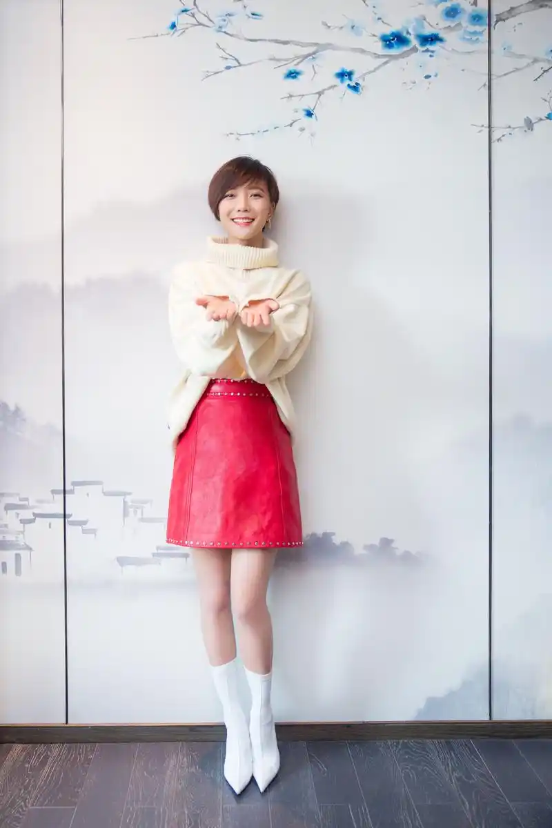 关于影视,你的成就多得数不清; 关于公益,一点一滴 爱心汇聚; 关于