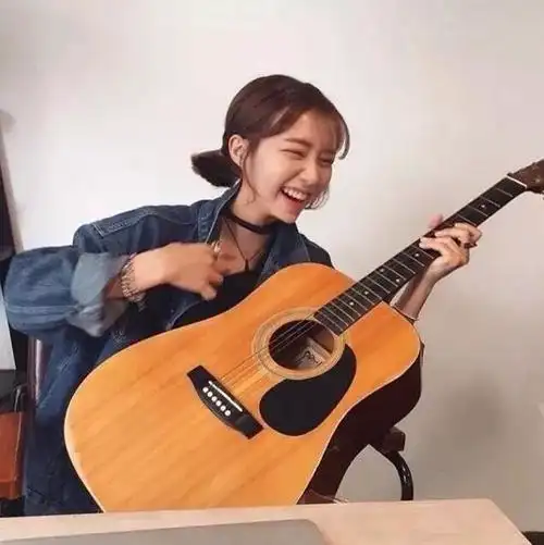 有没有女孩子弹吉他的头像?