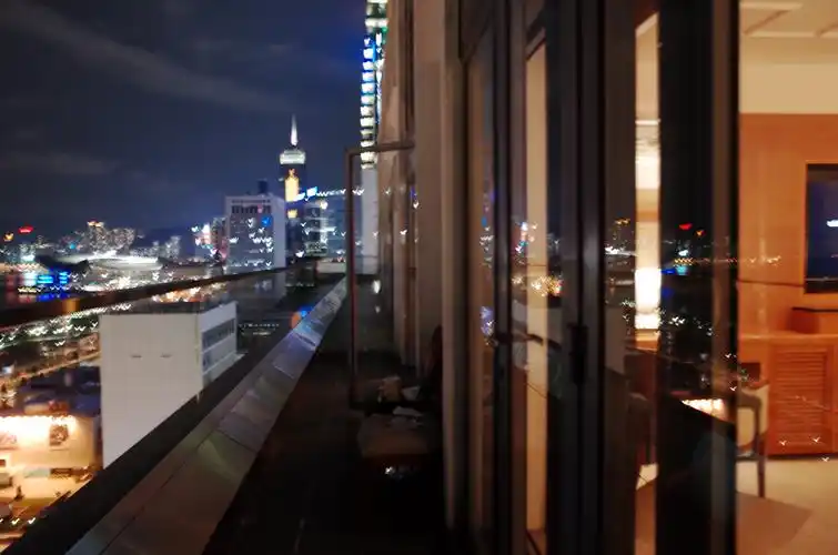 中秋香港文华东方酒店露台套体验