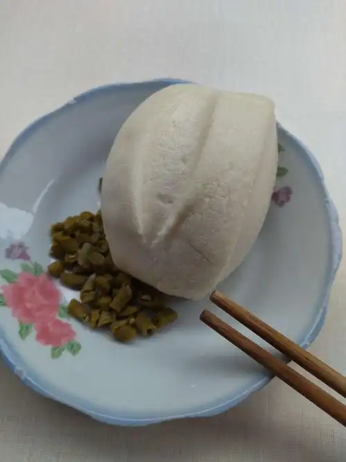 持续加仓保时泰每天只好馒头 咸菜[哭][哭]