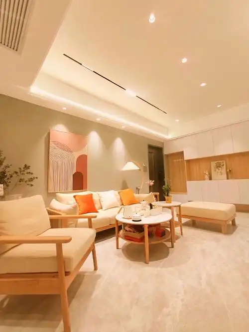 那么也可以选择淡黄色,让室内更加温馨一些一客厅的墙面什么颜色最