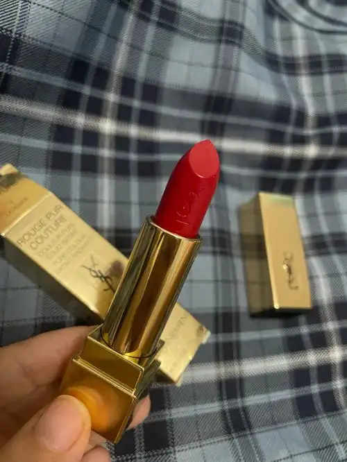 换口红圣罗兰1号色