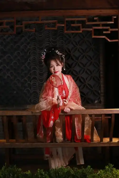 哪张好看?调色选择困难证#古风 #红衣古装 #一袭红 - 抖音