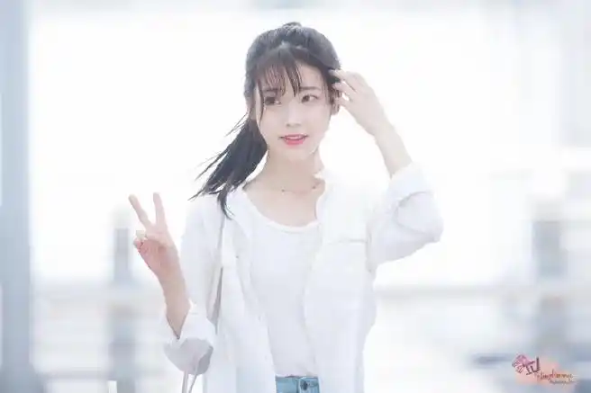 iu仁川机场高清饭拍马尾cr