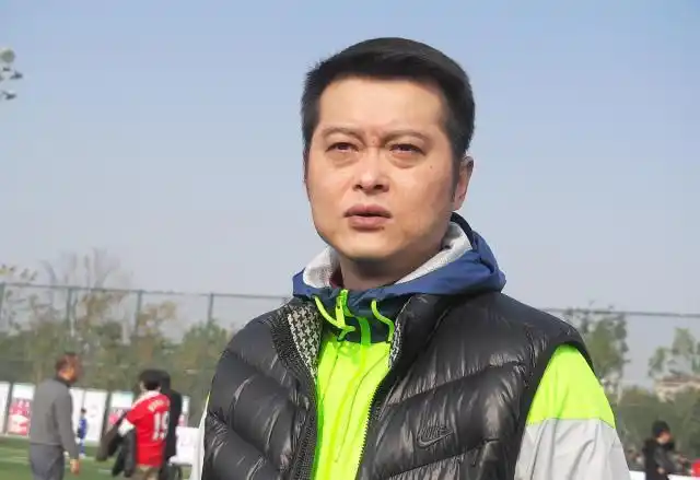 李彦恒大连续丢分就是纠错能力不够不换教练打上港可能出问题