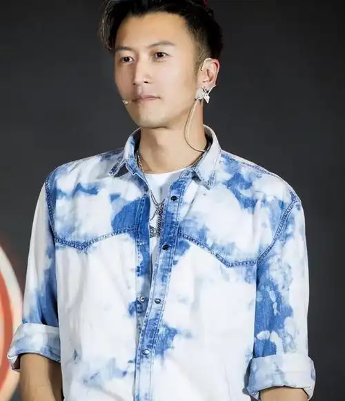 谢霆锋发声与王菲张柏芝二人感情尘埃落定以后三人两不相欠