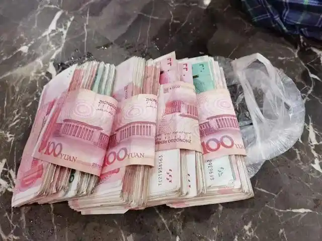 开福环卫工人捡到4万元现金原封不动归还失主