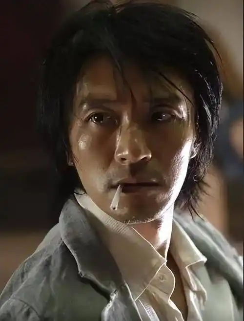 孤僻寡言,嗜钱如命,情商太低,一直活在童年的周星驰,60岁了_母亲_电影