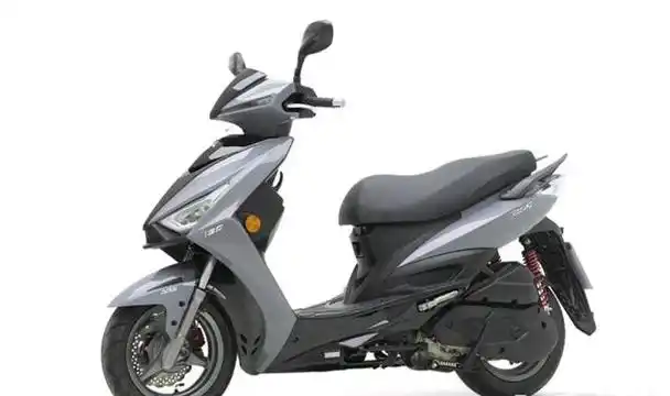 光阳作为国产老牌的踏板车户,旗下的主打摩托车还是以踏板车为主,不过