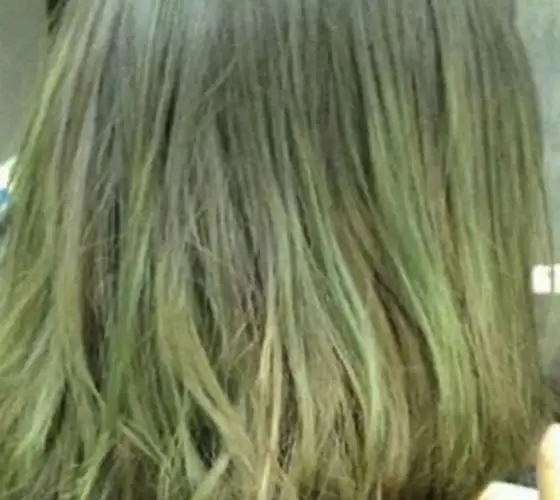 那就要变成绿色的稻草了不然,本来就不健康的头发经过染烫还必须得有