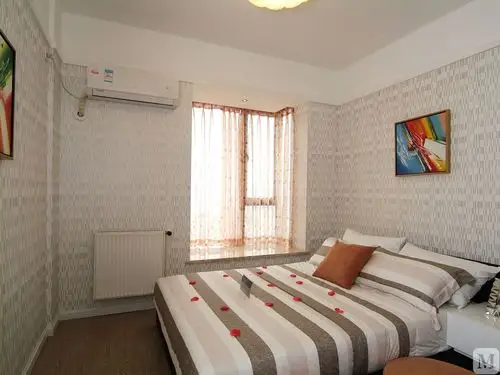 主张室内空间开阔,内外通透,在整体上呈现自由随性的特点,达到了以少