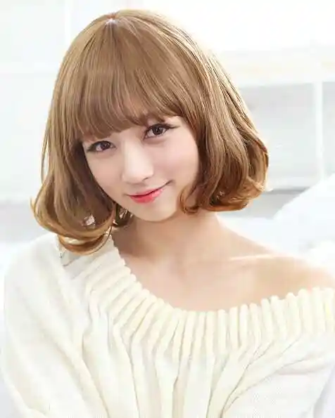 齐刘海萝莉波波头短发烫发发型