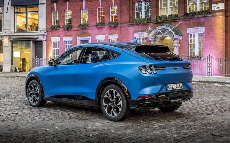 千字车评丨如何评价长安福特mustang mach-e?_凤凰网汽车_凤凰网