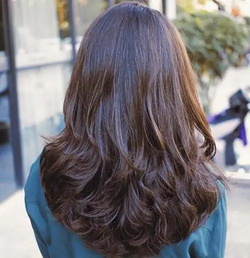 30岁女生长发烫梨花头一个卷清新多个卷优雅_发型造型_宝妈时尚生活网