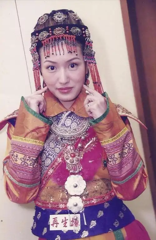 香港演员黄纪莹息影10年47岁未婚和古天乐相恋7年让她心痛