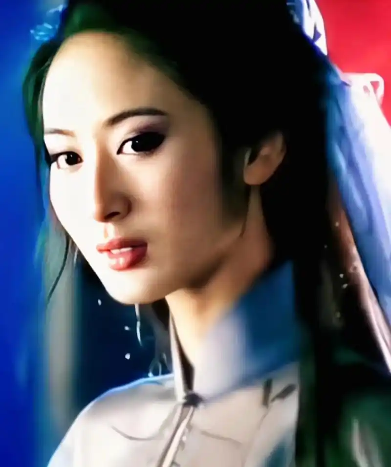 郭珍霓挺适合出演苏妲己的,眼睛很媚很勾人.