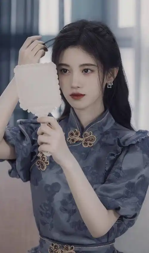 鞠婧祎全身生图流出,网友吐槽脸是真好看,比例也是真的虐