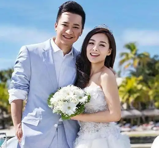 沙宝亮疑出轨,袁咏琳遇车祸,曹云金又换女友……关注这些事儿!