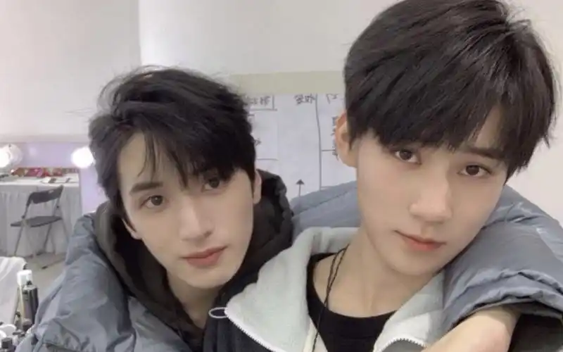 【张真源 严浩翔】封神场面 张哥翔哥这一绊绊进多少人心里呀!